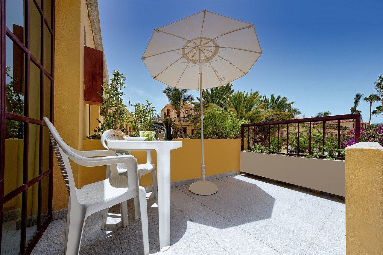 Oasis Club Aparthotel 2*